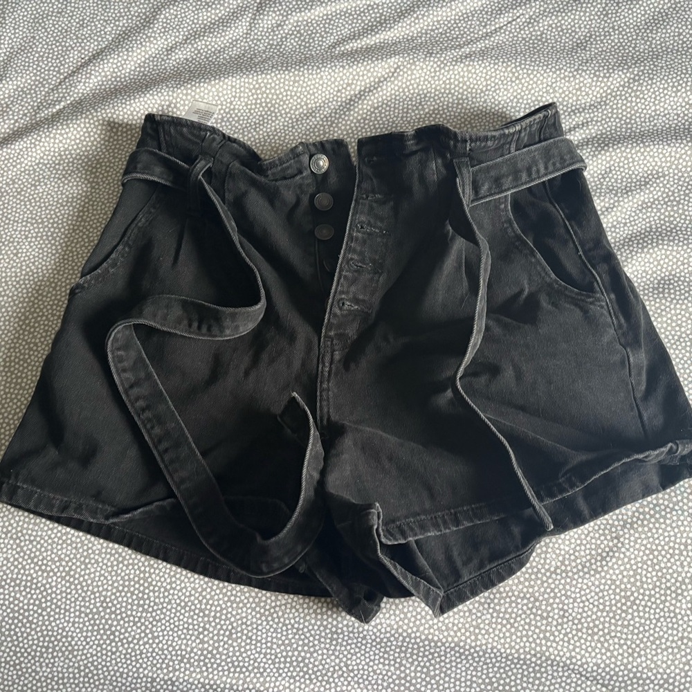 AE “next level stretch” Highwaisted Mom Jean Shorts